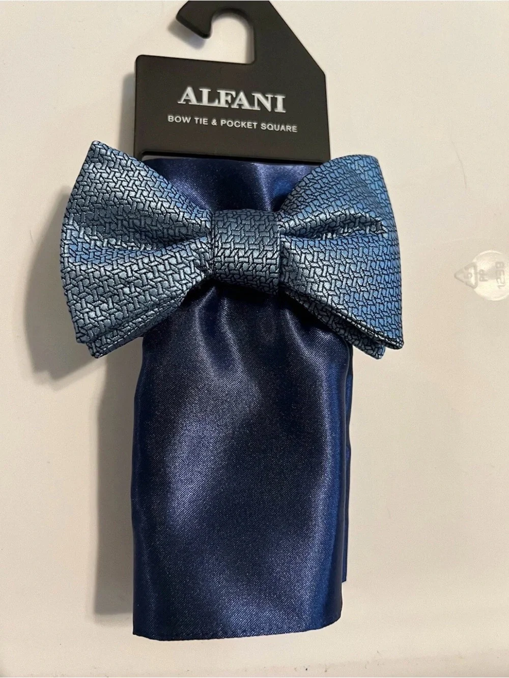 Alfani Men's 2 Pc Bow Tie & Pocket Square Set Light Blue, New MSRP $55